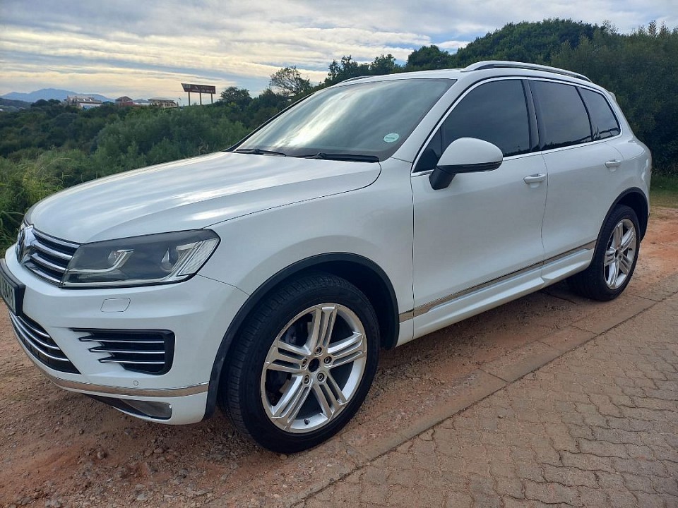 2015 VW Touareg R Line 3.0 TDi V6 R 339900